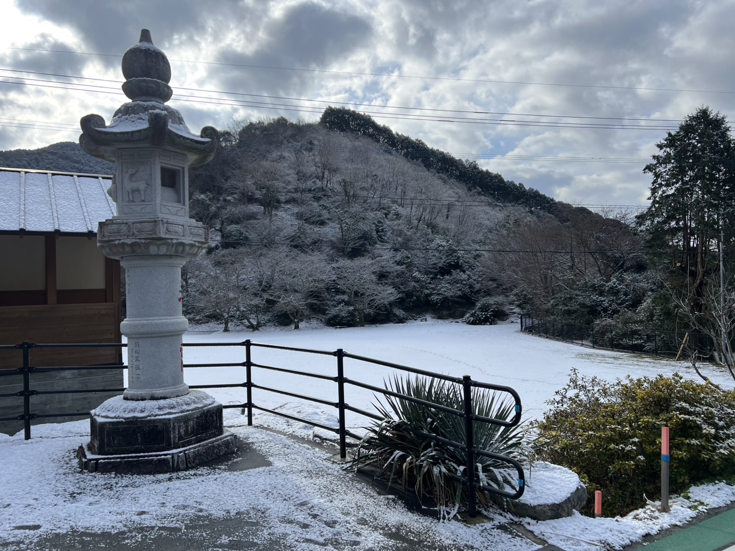 雪景色の猪野公園｜伊野天照皇大神宮